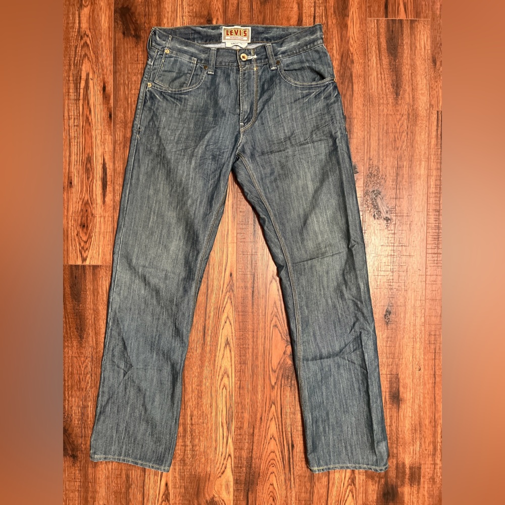 Levi's SLIM STRAIGHT
Size /W33 L32
Condition /Good
$7.00